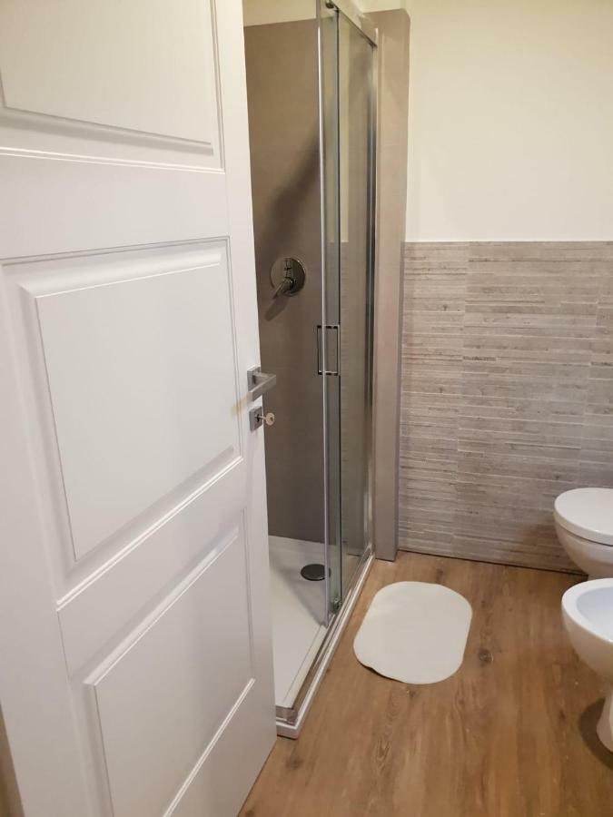 Apartament 6 Via Della Rosa Lukka Zewnętrze zdjęcie
