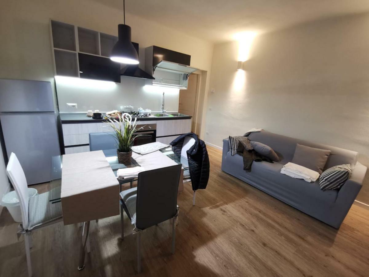 Apartament 6 Via Della Rosa Lukka Zewnętrze zdjęcie