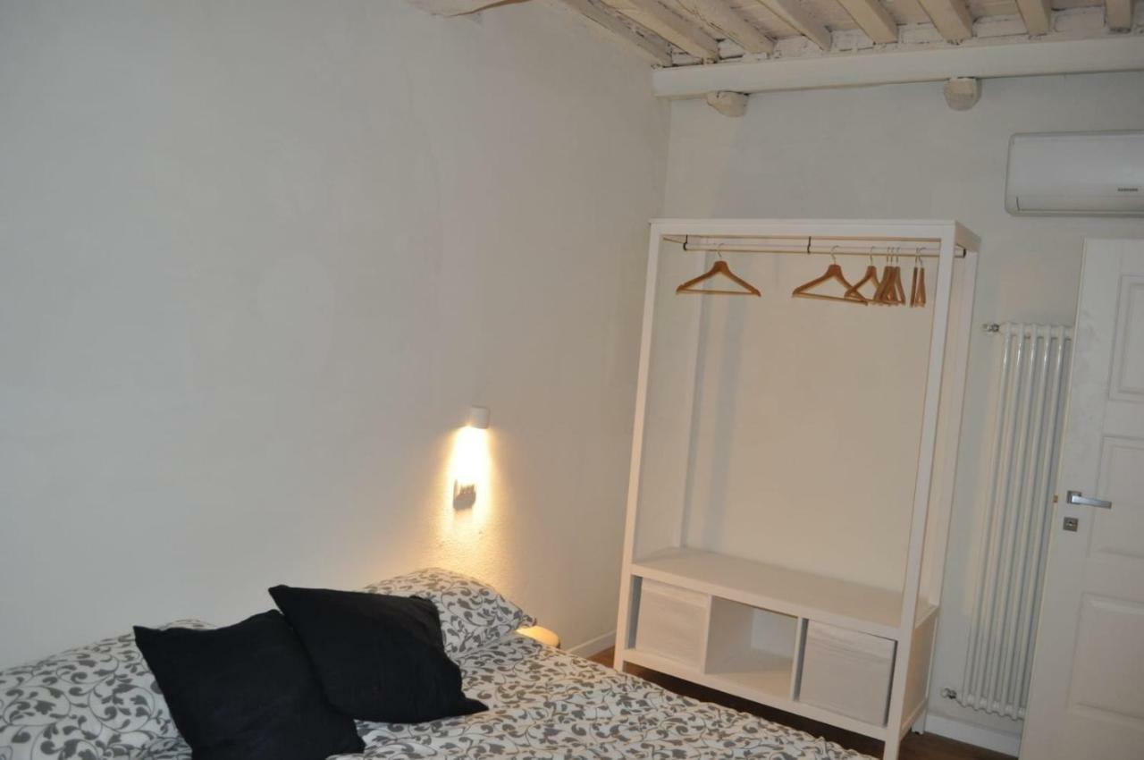 Apartament 6 Via Della Rosa Lukka Zewnętrze zdjęcie