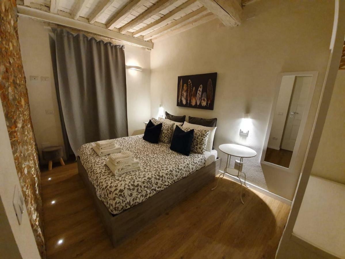 Apartament 6 Via Della Rosa Lukka Zewnętrze zdjęcie