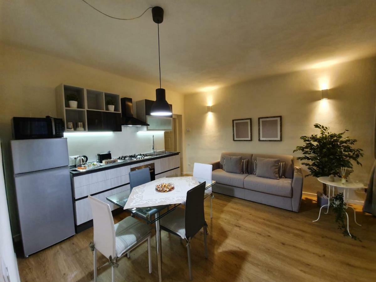 Apartament 6 Via Della Rosa Lukka Zewnętrze zdjęcie