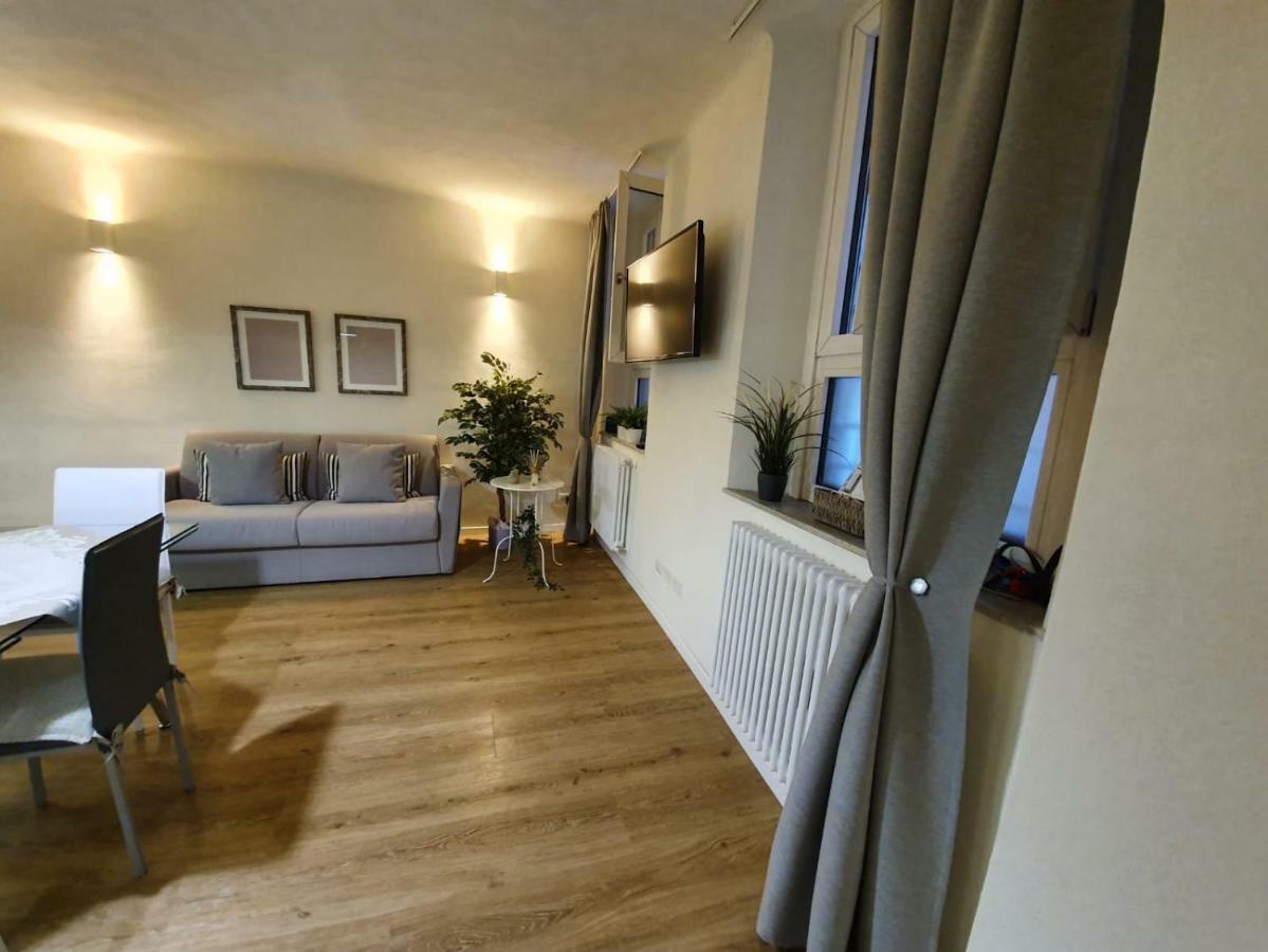 Apartament 6 Via Della Rosa Lukka Zewnętrze zdjęcie